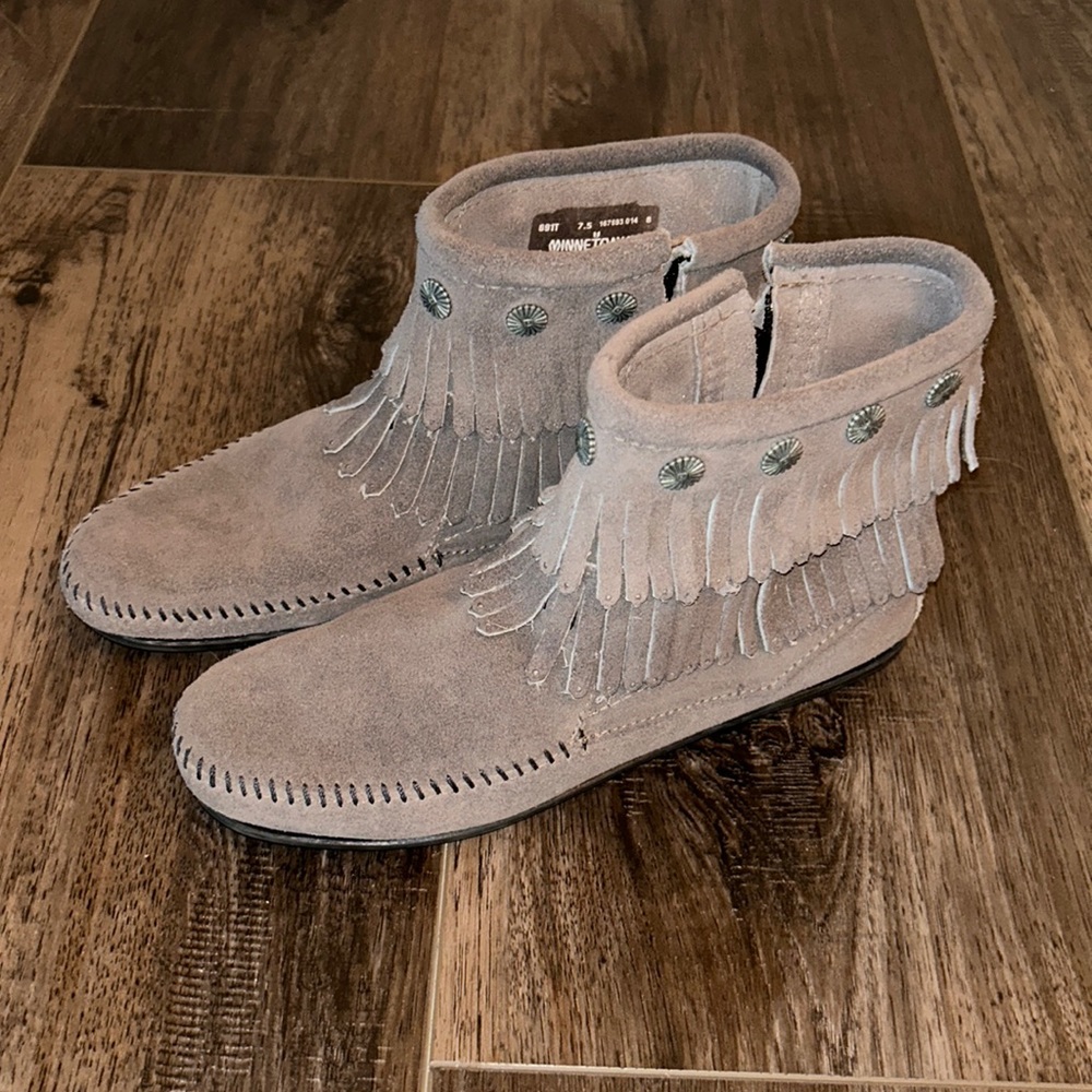NEW MINNETONKA WOMEN’S Moccasin Booties Sz 7.5